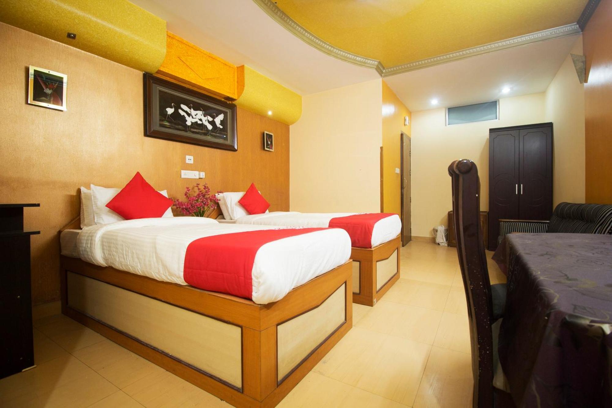 Hotel O Golden Moments Siliguri Exterior photo
